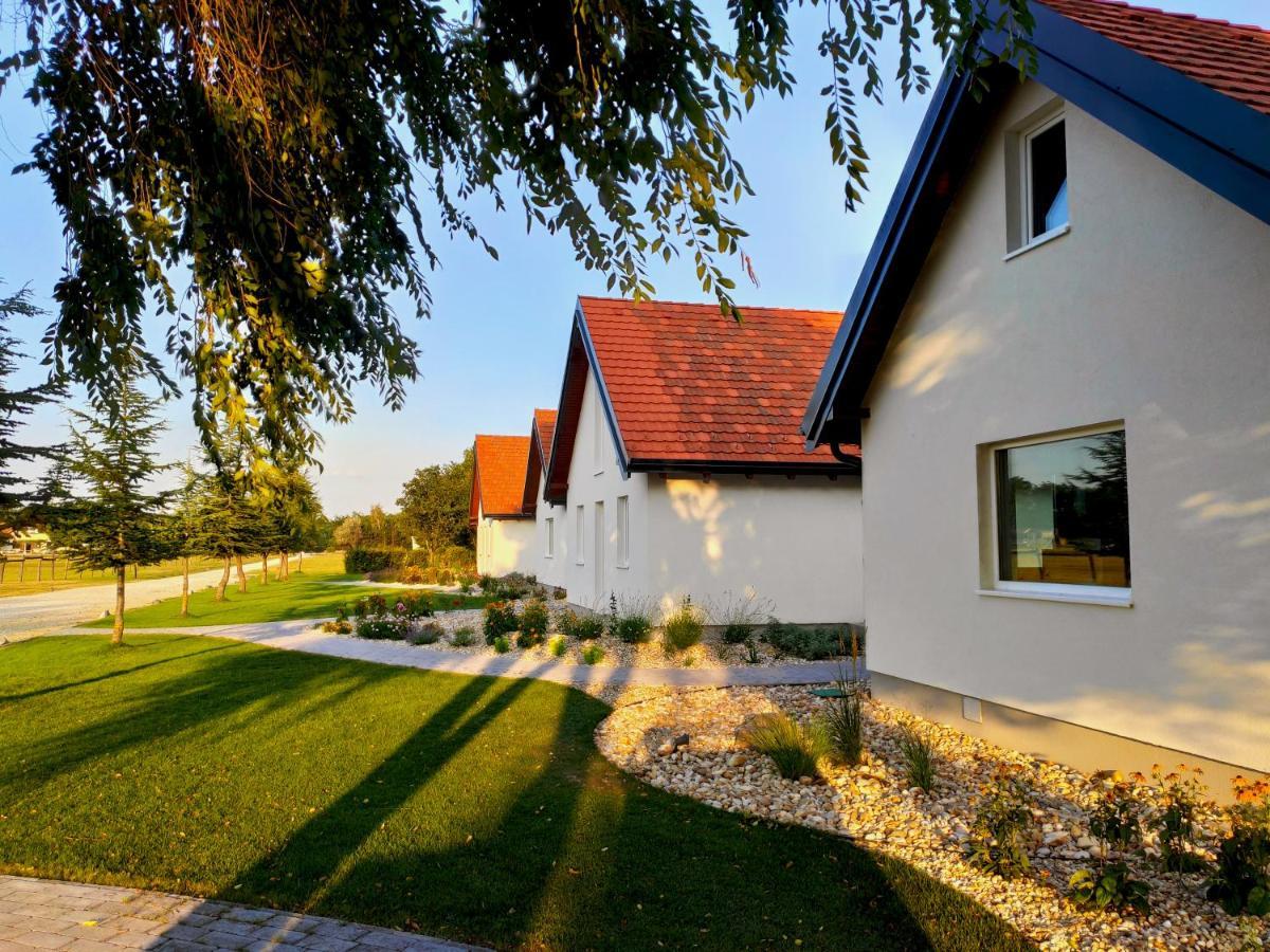 Ugo Apartman Halászi Exterior photo